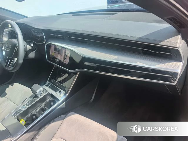 Audi A6L 2021 Черный из Китая