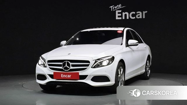 Mercedes-Benz C-Class W205 2018 Белый из Кореи