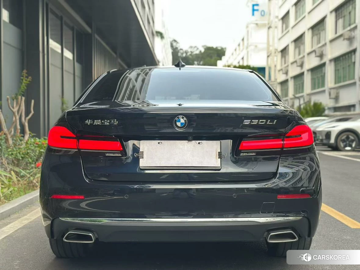 BMW 5 series 2023 Черный из Китая