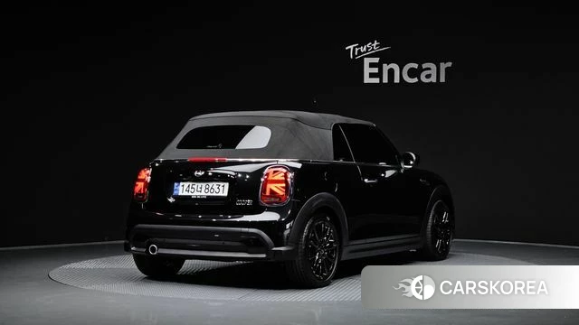 Mini Cooper Convertible 2024 Черный из Кореи