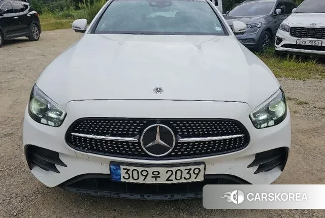 Mercedes-Benz E-Class W213 2021 Белый из Кореи