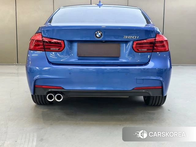 BMW 3 series 2018 Синий из Китая