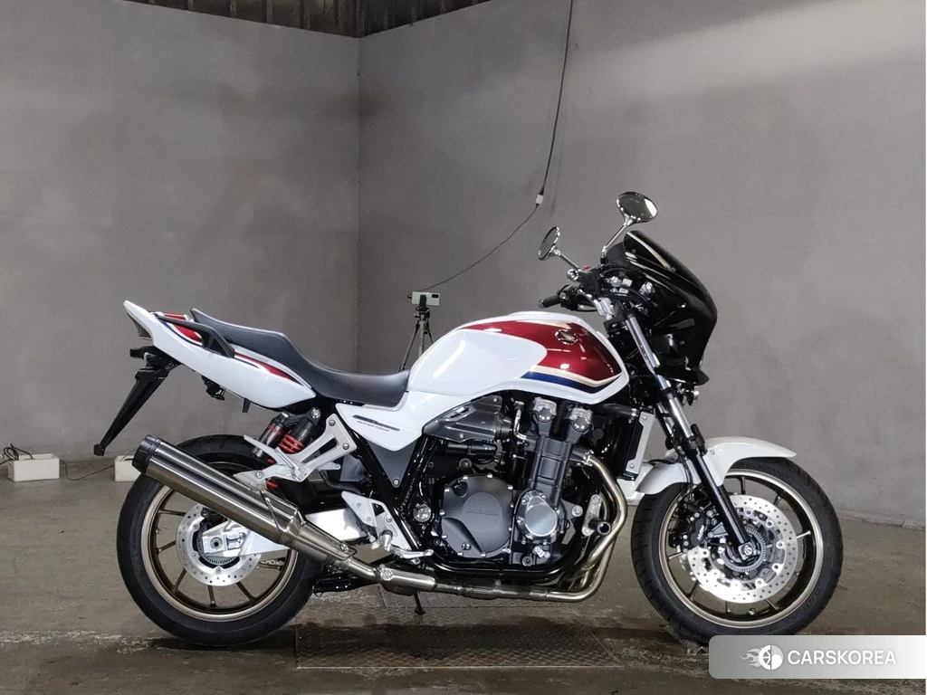 Проданный Honda CB1300SF 2020 из Японии, фото 2