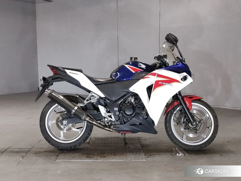 Проданный Honda CBR250R 2011 из Японии, фото 2