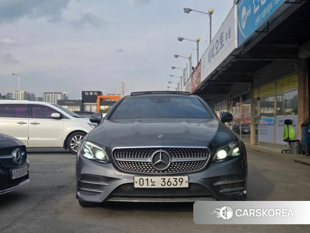 Mercedes-Benz E-Class W213 2018 Серый из Кореи