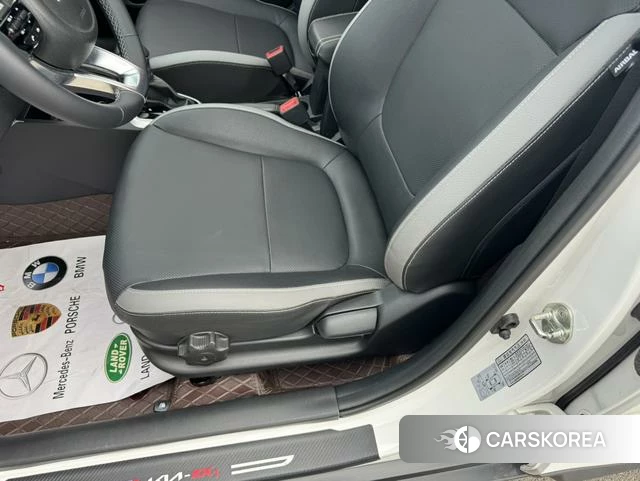 Kia Yi Ran 2022 Белый из Китая