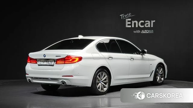 BMW 5 Series (G30) 2018 Белый из Кореи