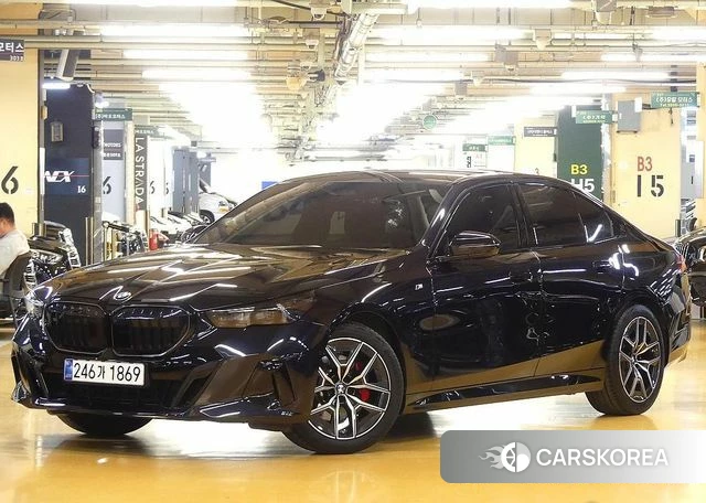 BMW 5 Series (G60) 2024 Синий из Кореи