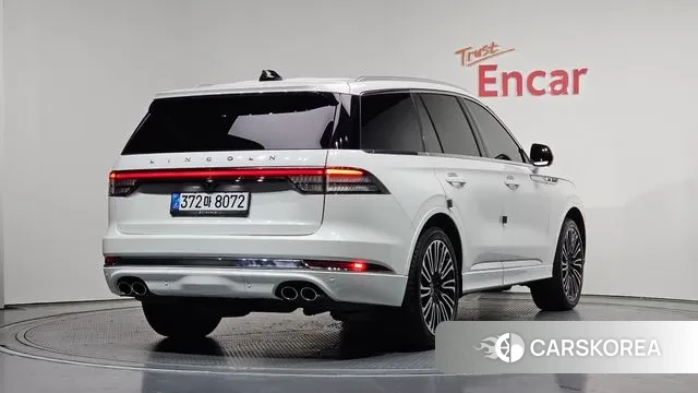 Lincoln Aviator 2nd generation 2025 Белый из Кореи