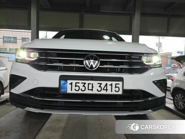 Volkswagen Tiguan second Generation 2021 Белый из Кореи