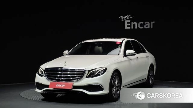 Mercedes-Benz E-Class W213 2018 Белый из Кореи