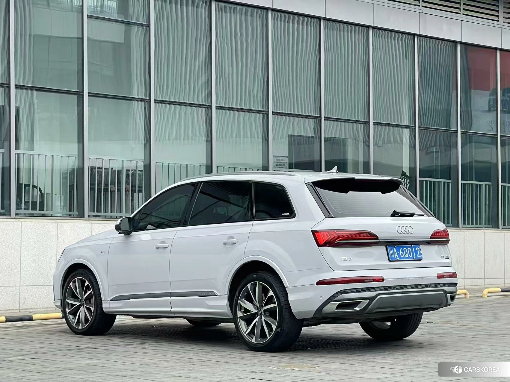 Audi Q7 2020 Белый из Китая