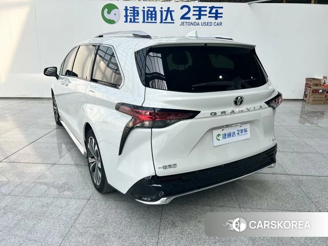 Toyota Grevia 2024 Белый из Китая