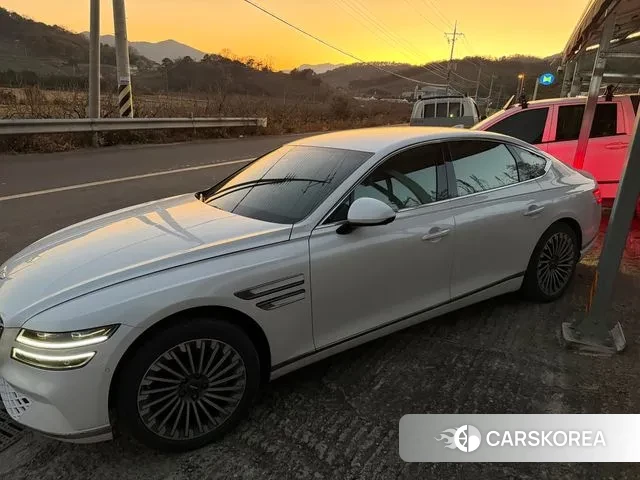 Genesis Electrified G80 (RG3) 2021 Белый из Кореи