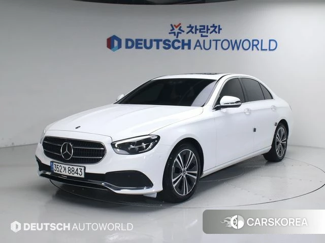 Mercedes-Benz E-Class W213 2021 Белый из Кореи