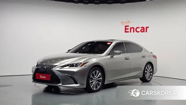 Lexus ES300h 7th generation 2020 Серебристо-серый из Кореи