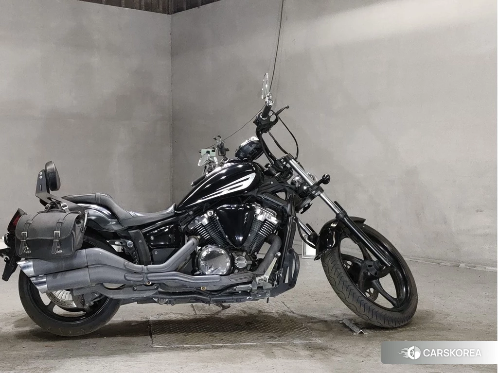 Проданный Yamaha XVS 1300 CA STRYKER 2015 из Японии