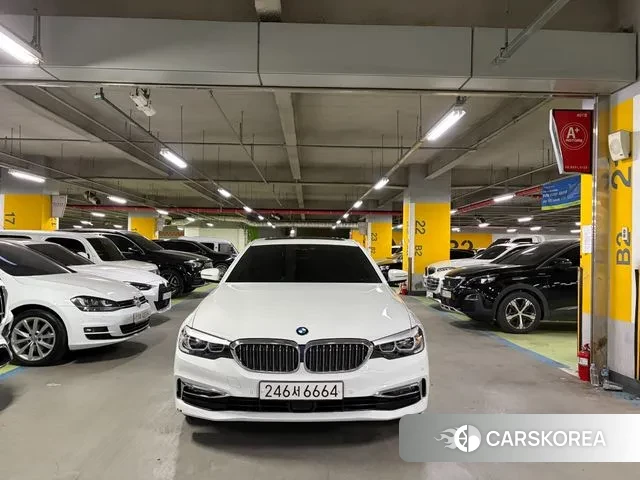 BMW 5 Series (G30) 2019 Белый из Кореи