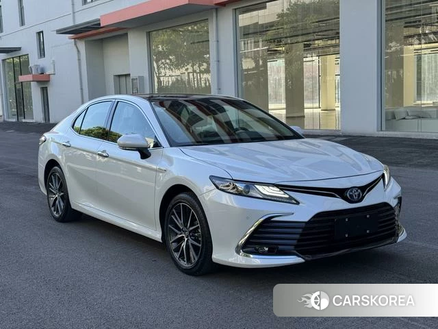 Toyota Camry 2022 Белый из Китая