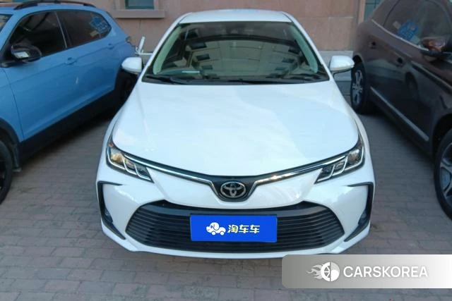 Toyota Corolla 2022 Белый из Китая