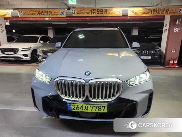BMW X5 (G05) 2025 Светло-серебряный цвет из Кореи