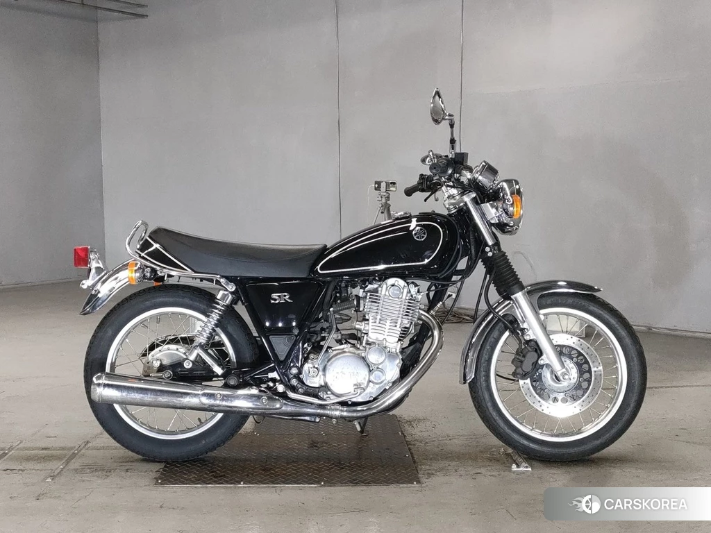 Проданный Yamaha SR 400 2010 из Японии