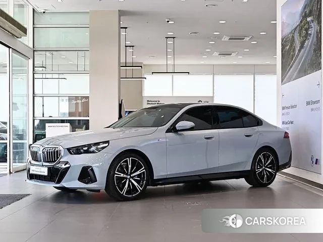 BMW 5 Series (G60) 2024 Серый из Кореи