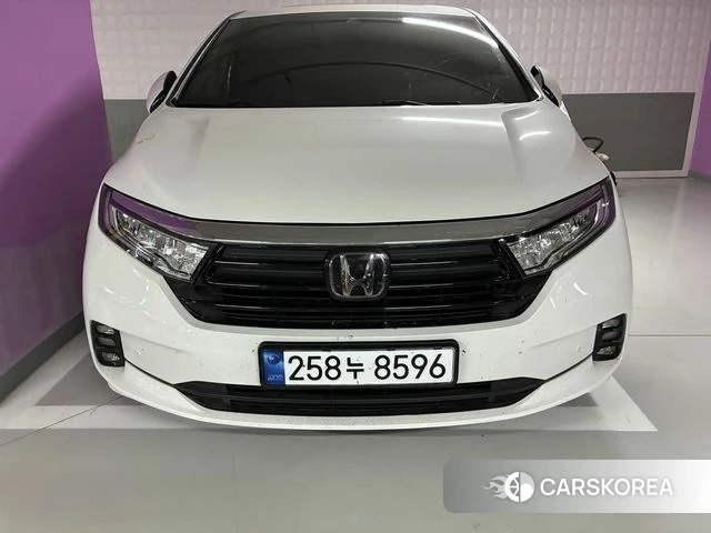 Honda Odyssey 2022 Белый из Кореи