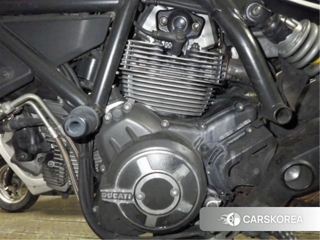 Engine photo