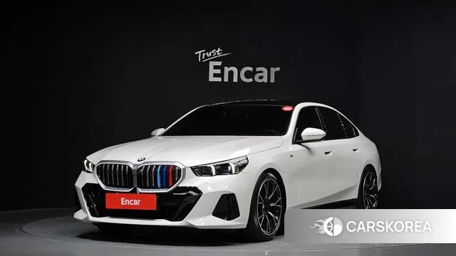 BMW 5 Series (G60) 2023 Белый из Кореи