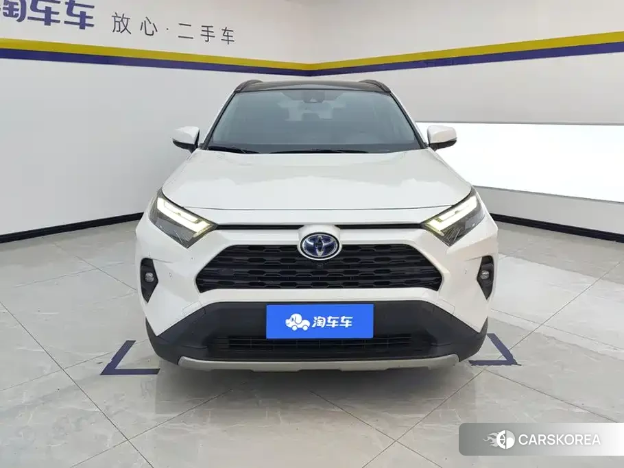 Toyota RAV4 2023 Белый из Китая