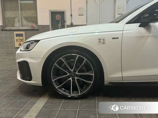 Audi A4L 2023 Белый из Китая