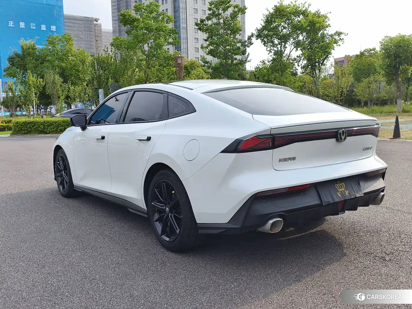 Chang'an UNI-V 2023 Белый из Китая