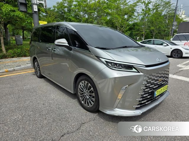 Lexus LM Second Generation 2025 Серебристо-серый из Кореи