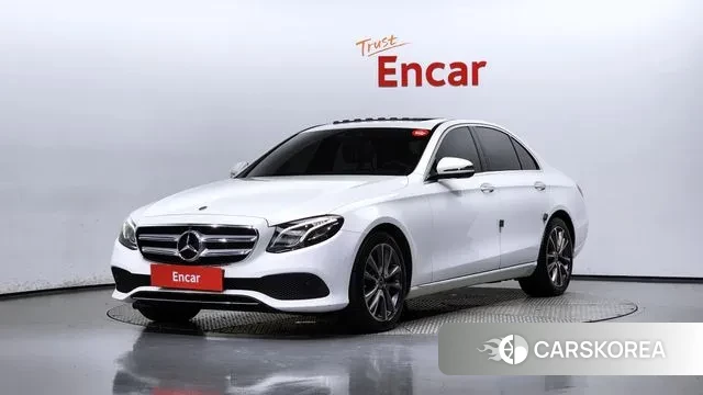 Mercedes-Benz E-Class W213 2018 Белый из Кореи