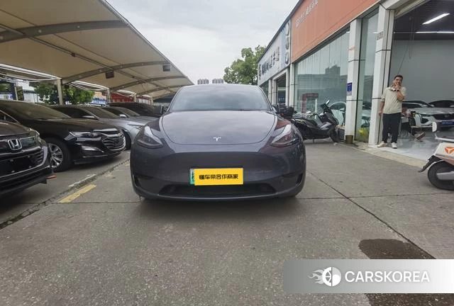 Tesla Model Y 2023 Темно-серый из Китая