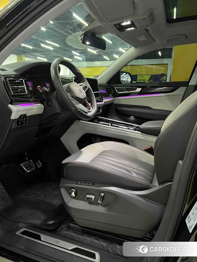 Volkswagen Tourang 2024 Черный из Китая