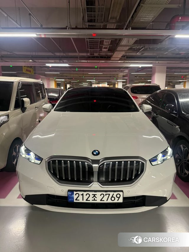 BMW 5 Series (G60) 2023 Белый из Кореи