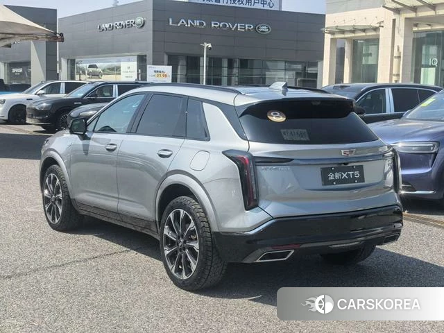 Cadillac XT5 2024 Серебристо-серый из Китая
