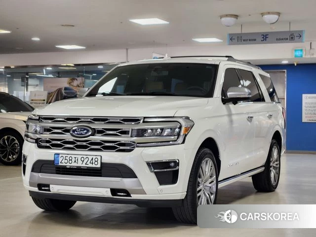 Ford Expeditation 2023 Белый из Кореи
