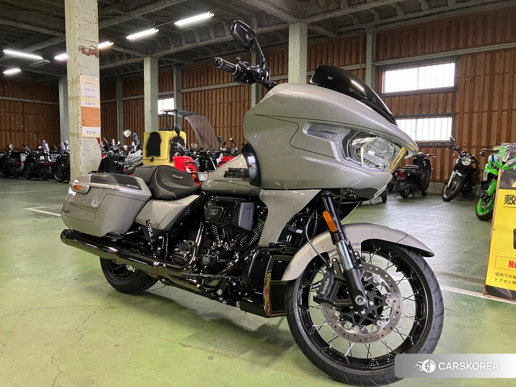 Проданный Harley-Davidson Road Glide FLTRXSE1800 CVO 2023 из Японии