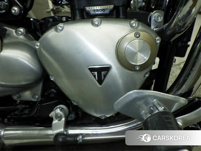 Engine photo