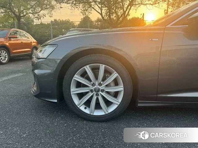 Audi A6L 2020 Черный из Китая