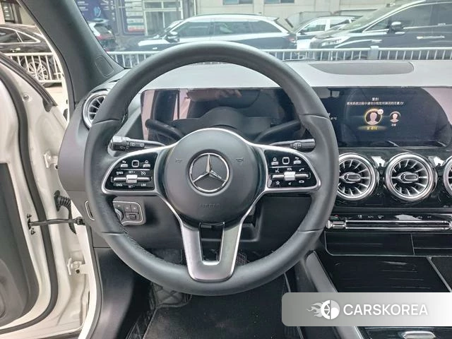 Mercedes-Benz GLA 2023 Белый из Китая