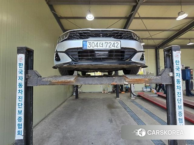 Kia K5 3rd generation 2022 Белый из Кореи