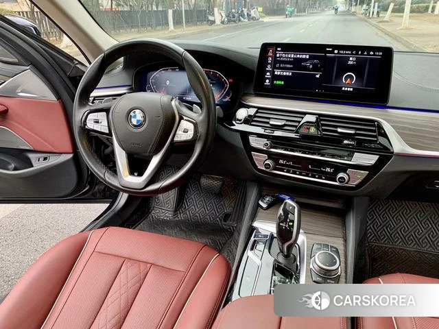BMW 5 series 2022 Черный из Китая