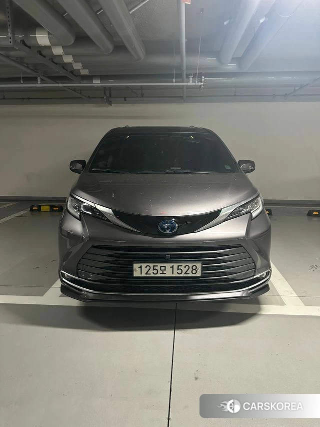 Toyota Sienna 4th Generation 2021 Серый из Кореи