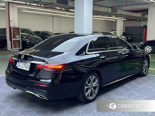 Mercedes-Benz E-class 2022 Черный из Китая