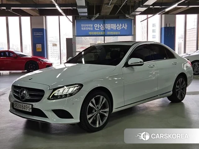 Mercedes-Benz C-Class W205 2020 Белый из Кореи