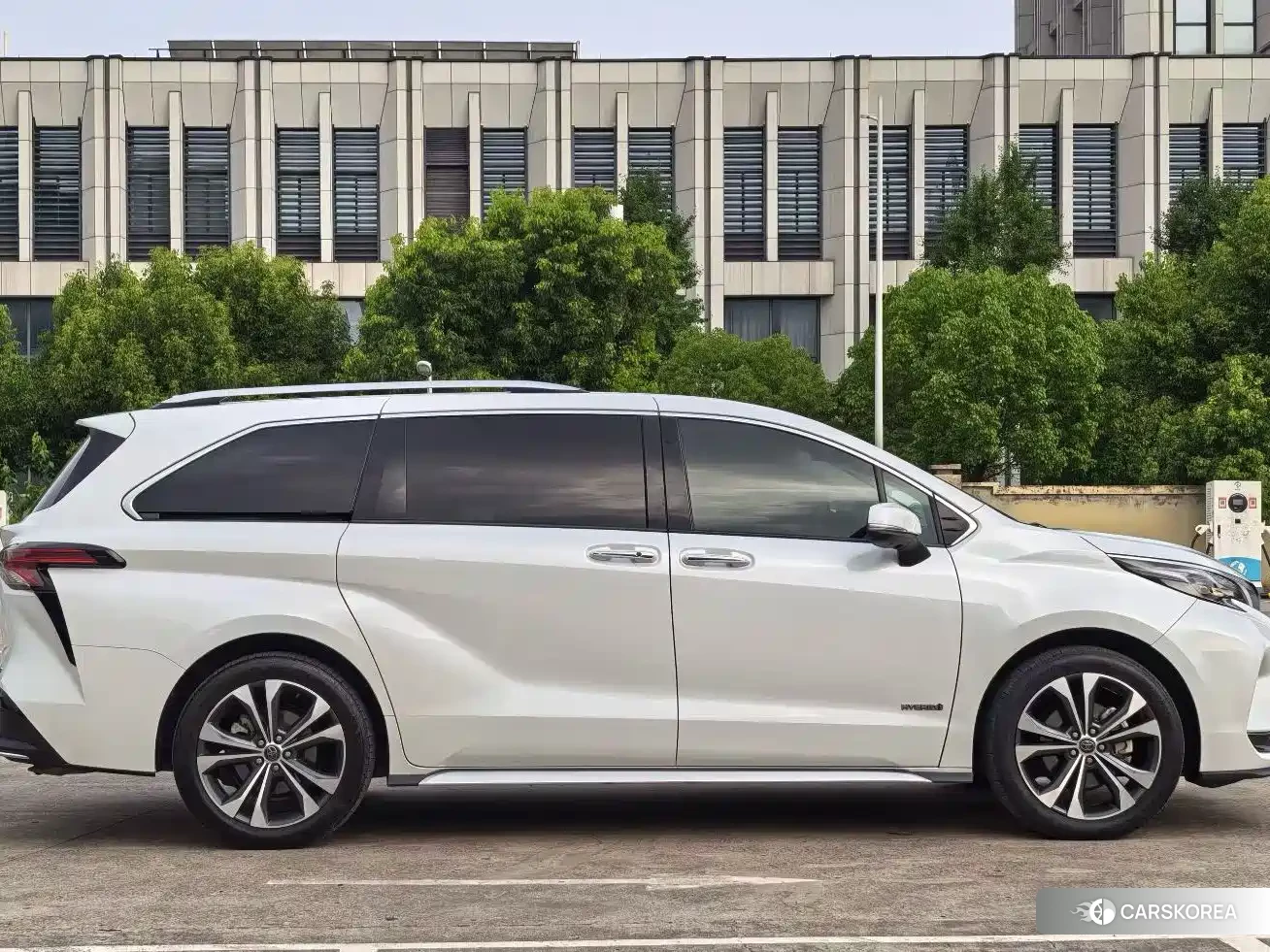 Toyota Grevia 2024 Белый из Китая